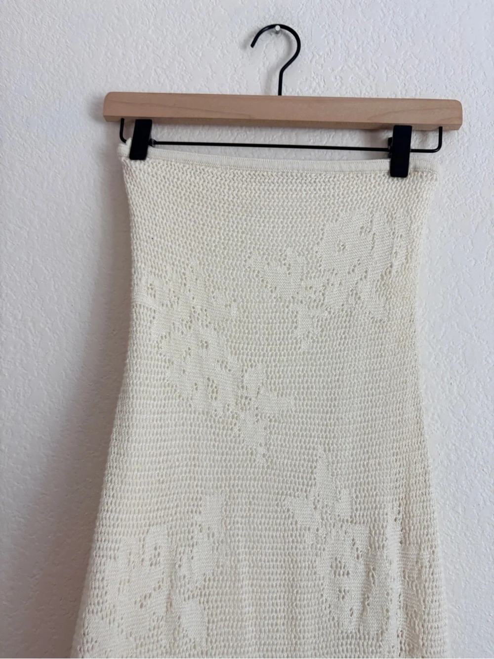 Abercrombie + Fitch Crochet Strapless Cream Lace Midi Dress - Picture 5 of 11
